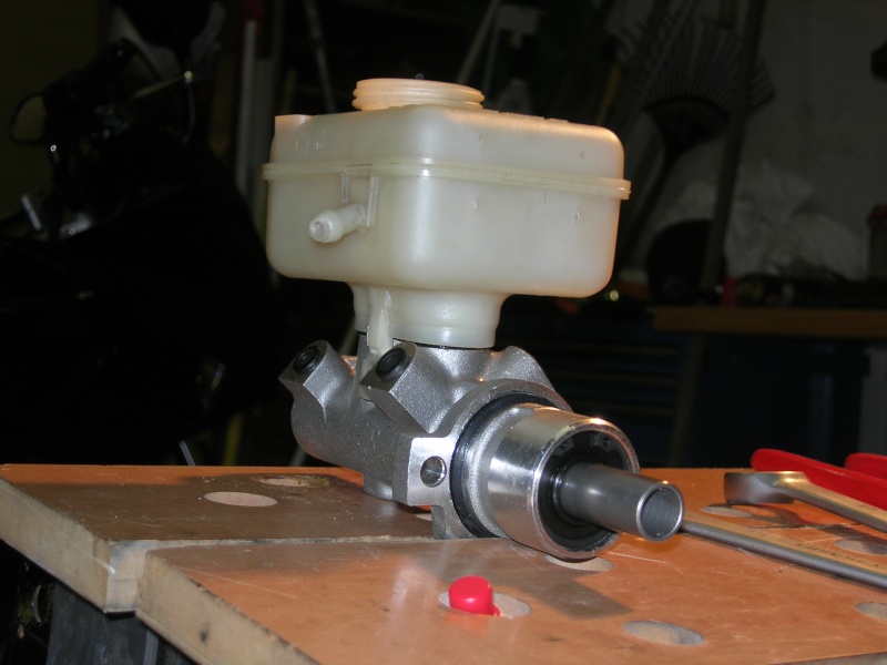 Changer maitre cylindre golf 4