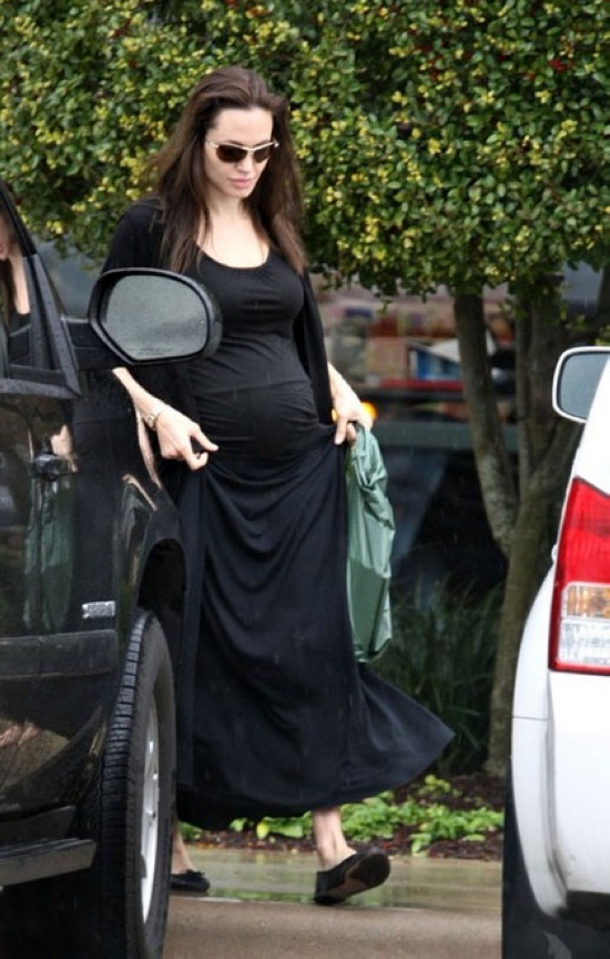 Джоли беременная фото